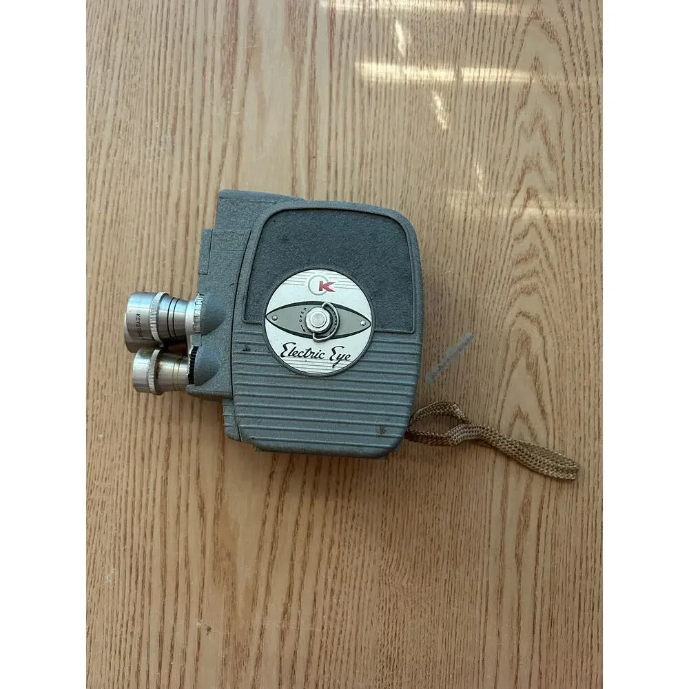 Vintage 1950's Keystone K-4C Electric Eye 8MM Movie Camera Wide Angle 3 Lens